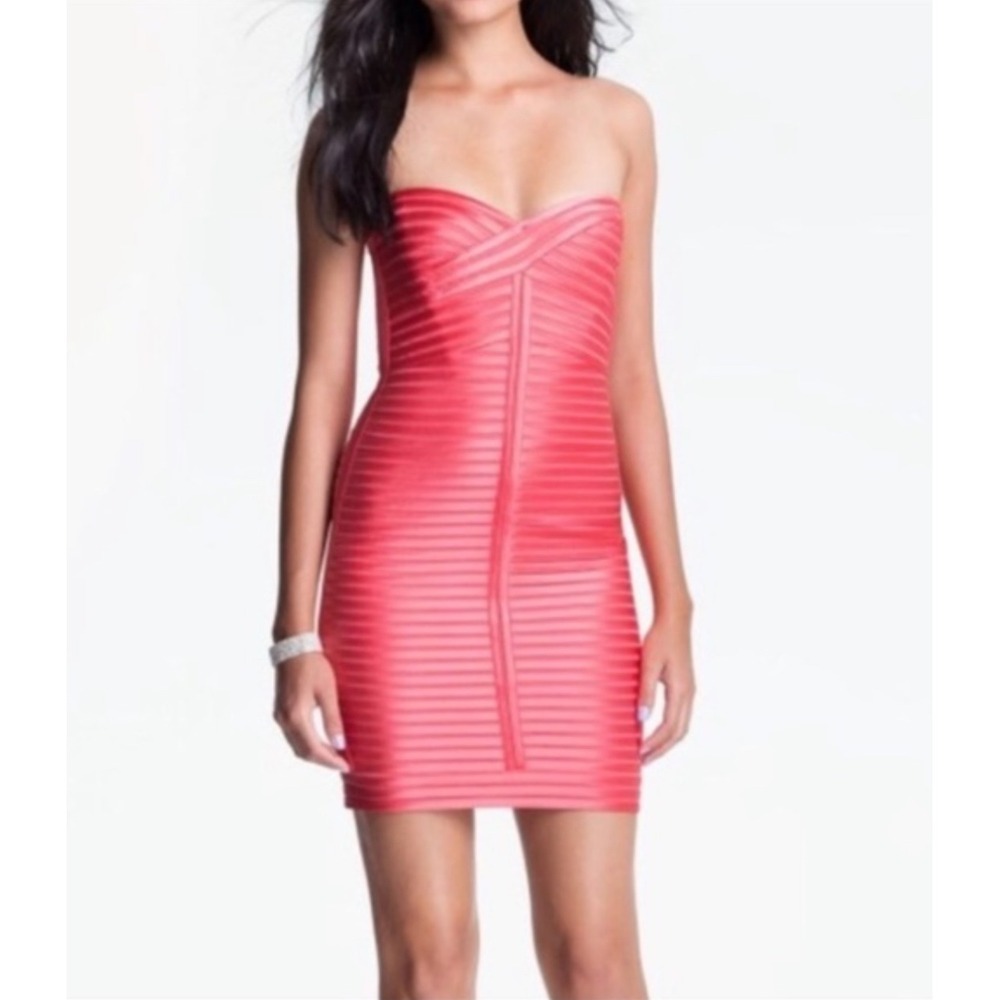 Strapless coral bandage BCBG MaxAzria size 4